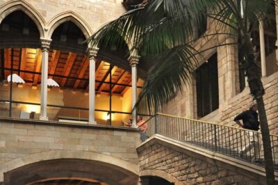 Picasso Small Group Walking Tour with Museum Skip the Line Ticket