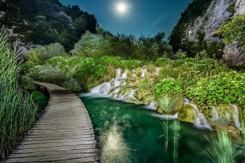 Plitvice Lakes: Guided Walking Tour with Bus and Boat Ride - Key points to know before booking