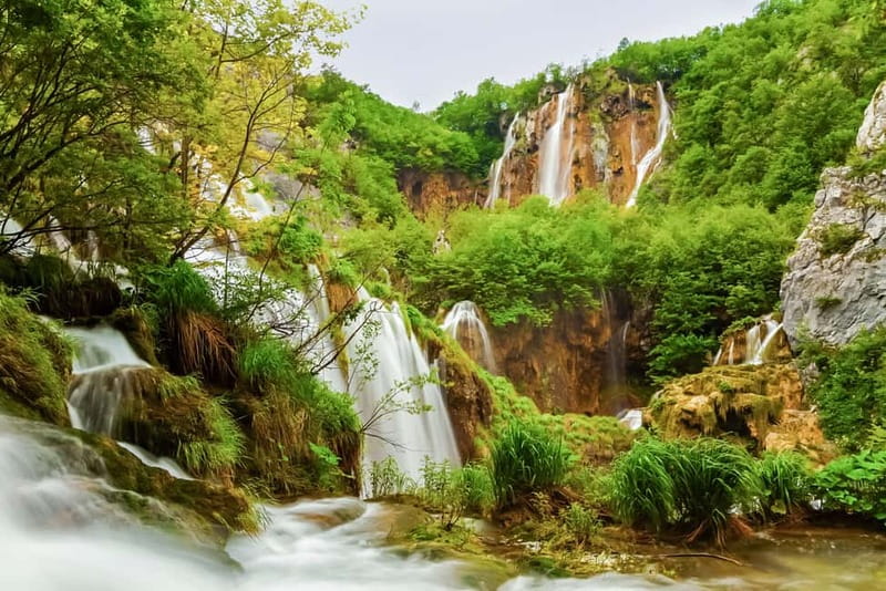 Plitvice Lakes: Guided Walking Tour with Bus and Boat Ride - The first two hours through the lakes
