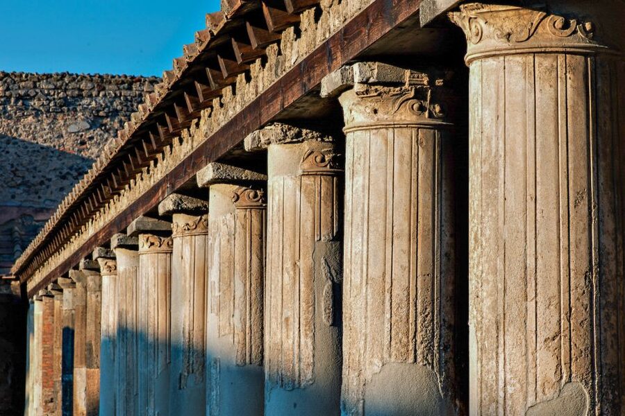 Pompeii: Guided Tour and Skip-the-Line Ticket - Priority entry, group size, and timing