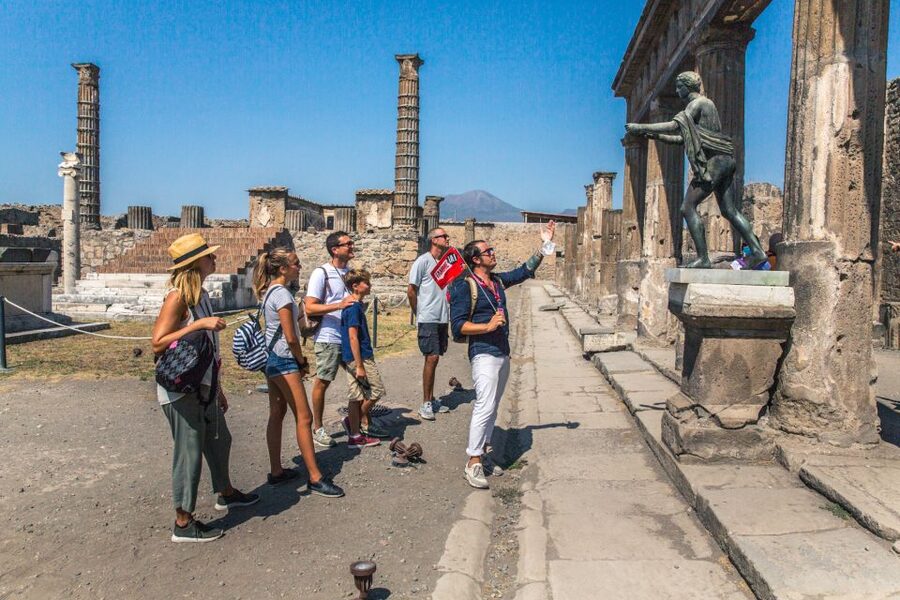 Pompeii: Guided Tour and Skip-the-Line Ticket - Why a guide changes Pompeii