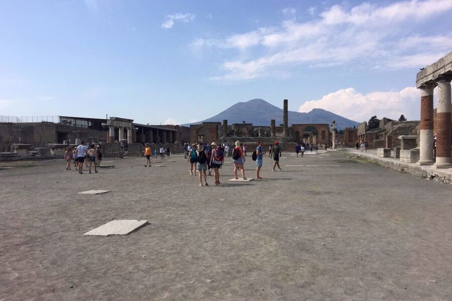 Pompeii: Guided Walking Tour with Entrance Ticket - Why a guide changes the Pompeii experience