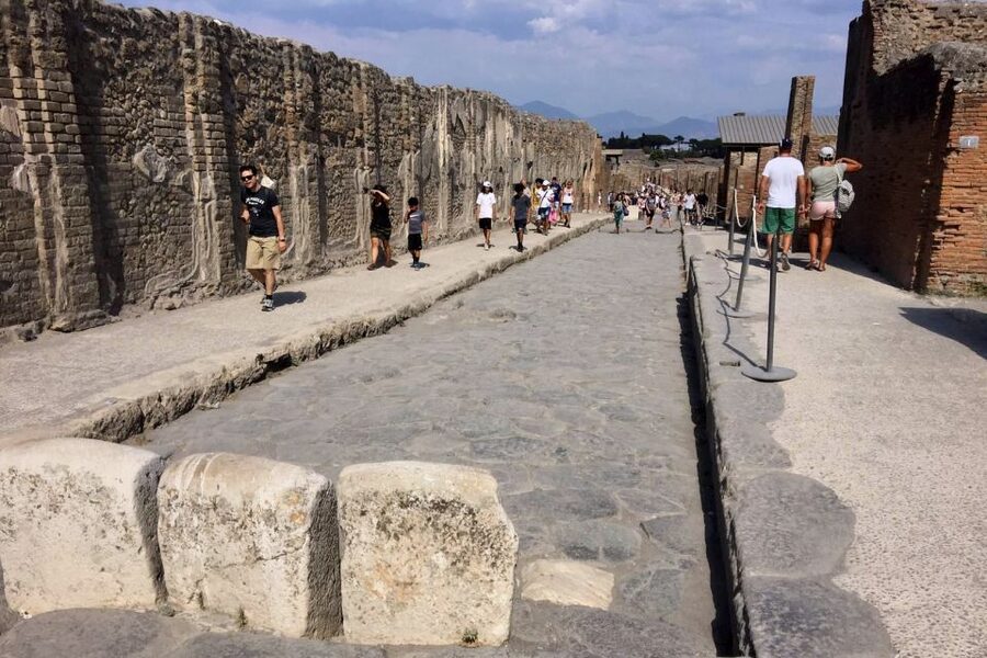 Pompeii: Guided Walking Tour with Entrance Ticket - Meeting at Hotel Vittoria in Pompeii