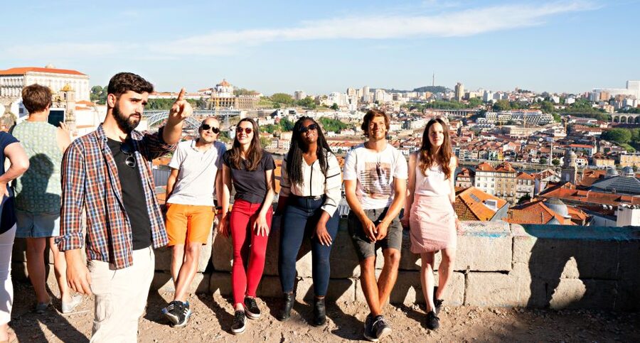 Porto: 3-Hour Guided City Highlights Walking Tour - Aliados Avenue and São Bento Station