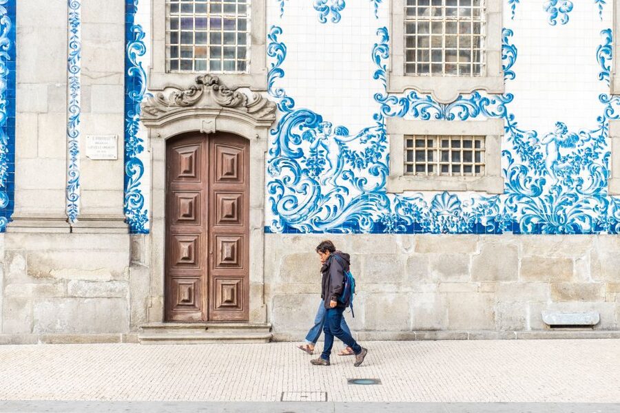 Porto: 3-Hour Guided City Highlights Walking Tour - What the guide adds to the experience
