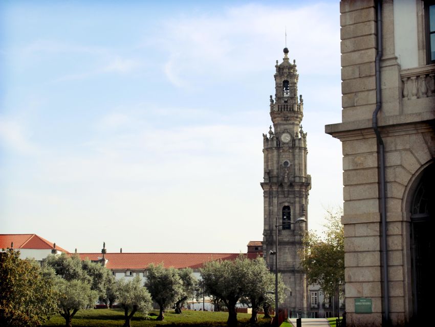 Porto: 3-Hour Walking City Tour & Lello Bookstore Visit - Starting inside São Bento Station
