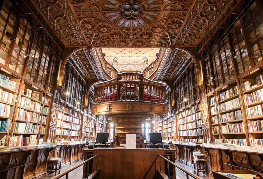 Porto: City Center Walking Tour - São Bento Station and its famous tile panels