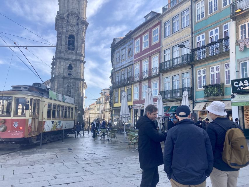 Porto: Highlights & hidden gems Walk - max 10 - A useful first walk through Porto