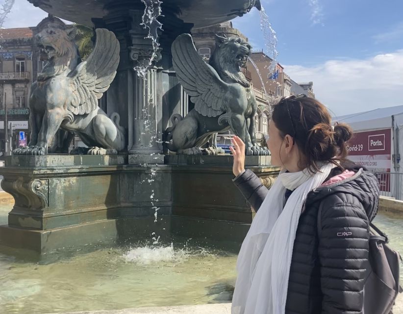 Porto: Highlights & hidden gems Walk - max 10 - Starting at Praça de Carlos Alberto