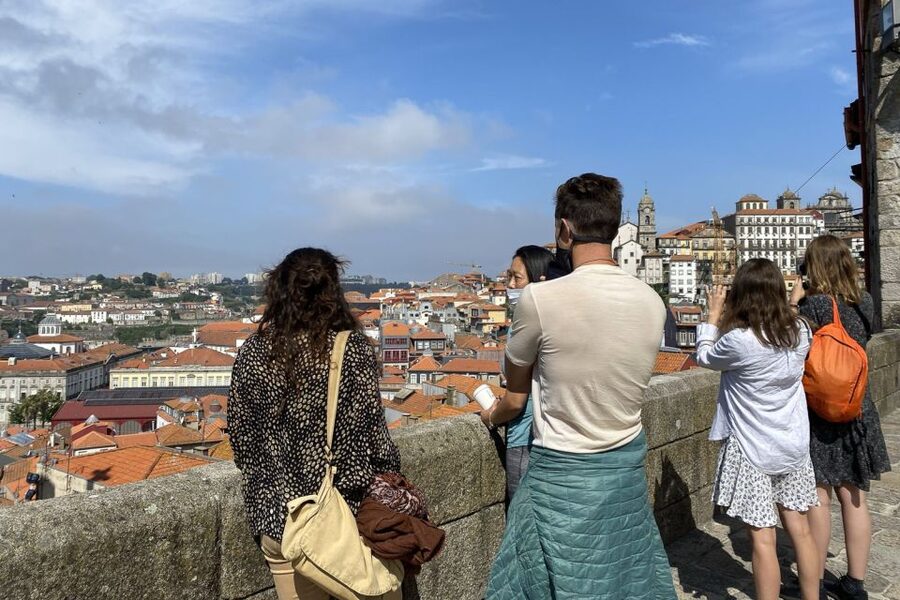 Porto: Historical Center Walking Tour - Port wine, olive oil, and the optional picnic