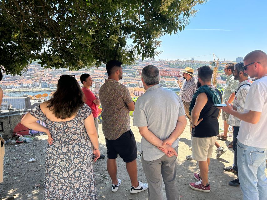 PORTO: Historical Walking Tour - Vitória viewpoint and the wide Porto panorama