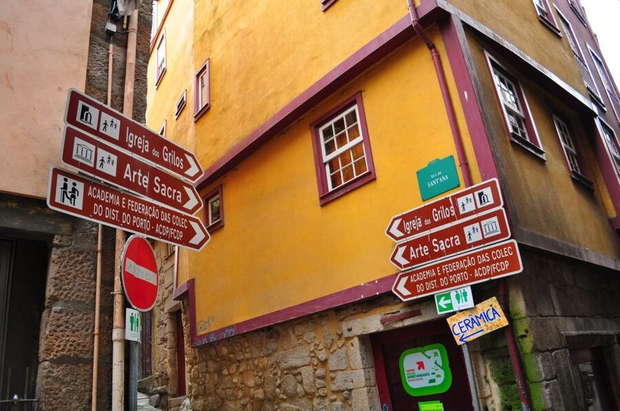 Porto: Jewish Heritage Walking Tour - Comércio do Porto Street and the changing city