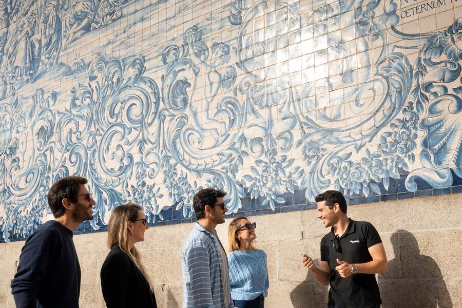 Porto: Walking Tour, Lello Bookshop, Boat and Cable Car - A smart first look at Porto in four hours