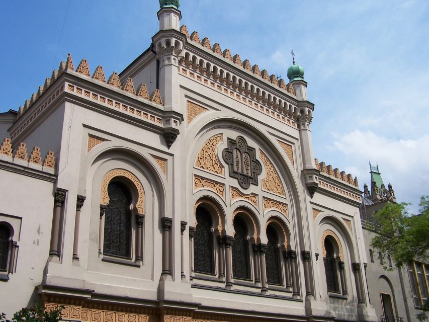 Prague: 2-Hour Old Town and Jewish Ghetto Walking Tour - Starting behind Týn Cathedral