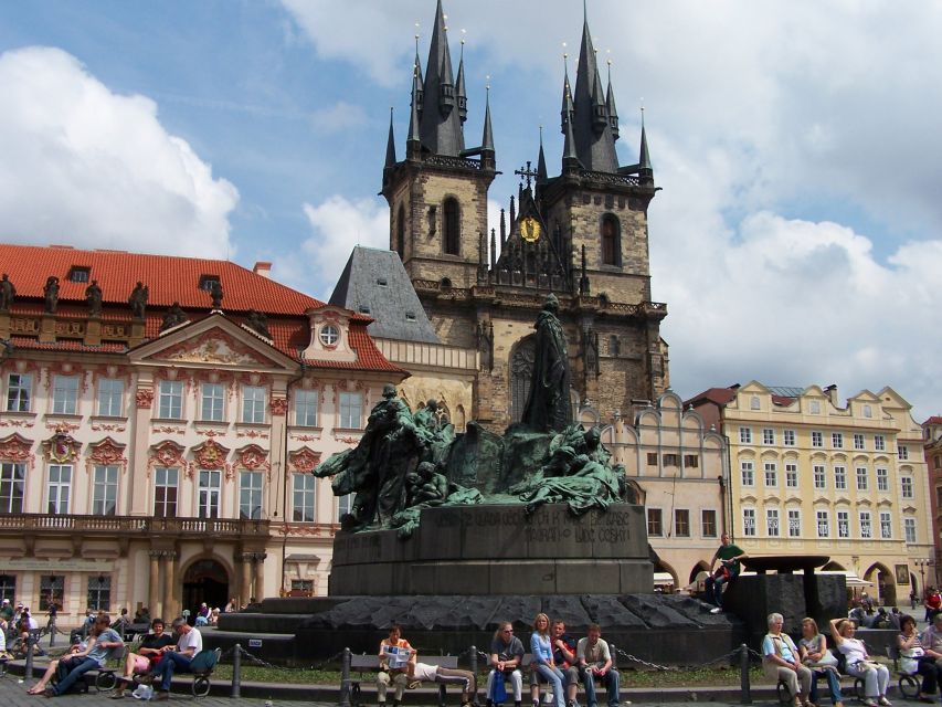 Prague: 2-Hour Old Town and Jewish Ghetto Walking Tour - Charles University and Prague’s place in Central Europe