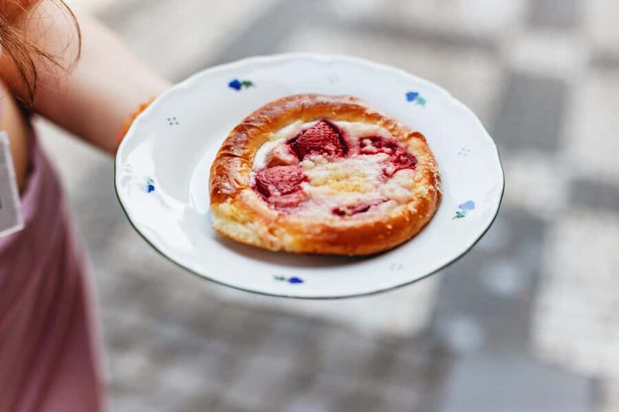Prague: Guided Street Food Walking Tour - Sweet pastry, coffee, and the question of balance