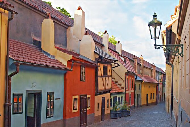 Prague Guided Walking Tour and Cruise with Authentic Czech Lunch - The Jewish Quarter and Old Town Square