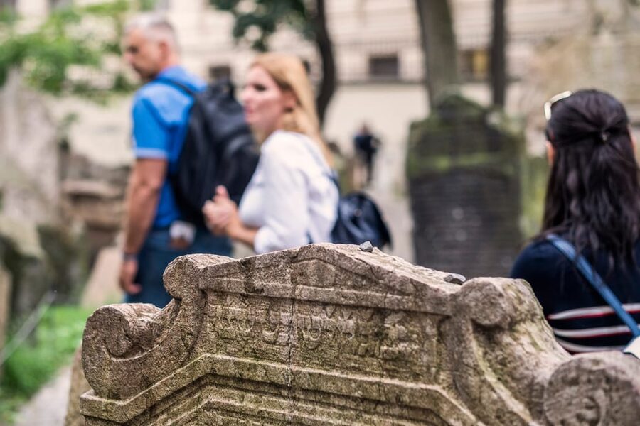 Prague: Jewish Quarter Walking Tour with Admission Tickets - Why the guide makes the difference