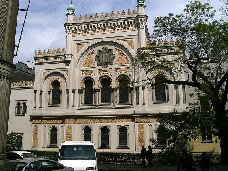 Prague: Jewish Town Walking Tour - Maisel Synagogue and the story behind the buildings
