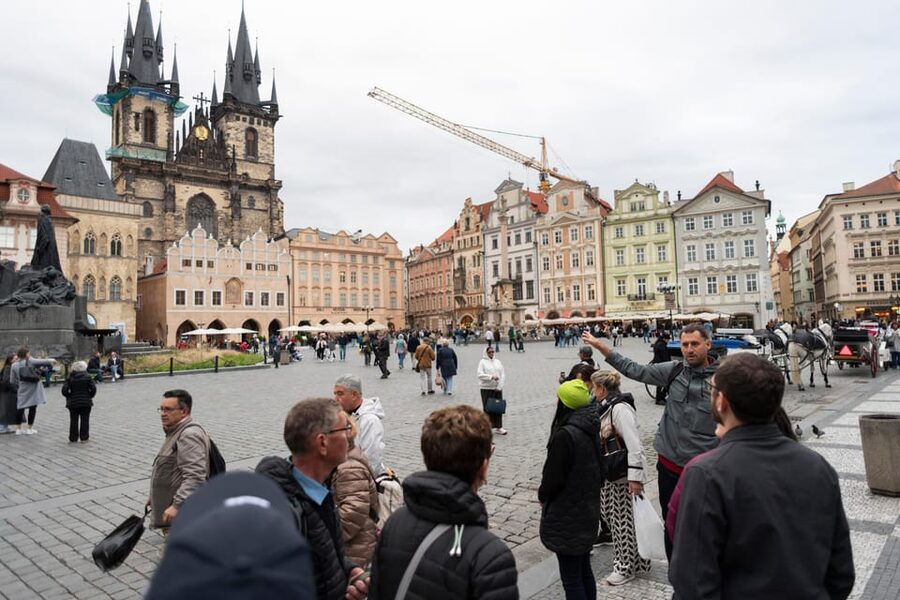 Prague: Old Town, Jewish Quarter & Astro Clock Walking Tour - Who gets the best value from this walk
