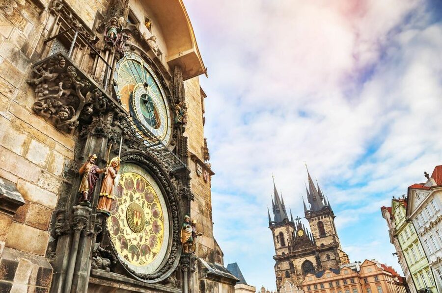 Prague: Old Town, Jewish Quarter & Astro Clock Walking Tour - Language choice can shape the experience