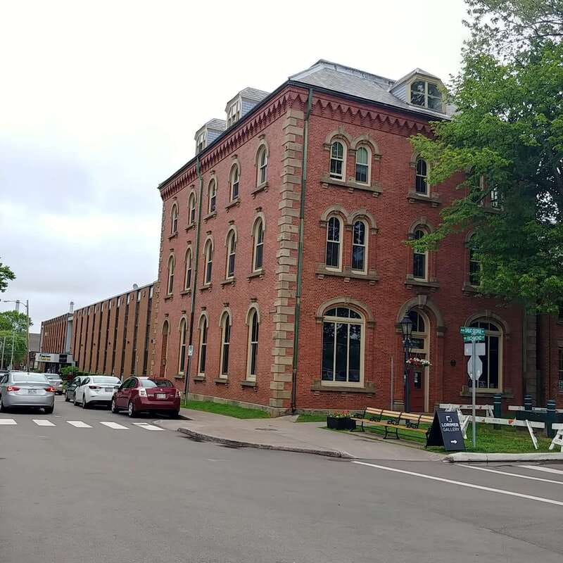 Prince Edward Island: Small Group Charlottetown Walking Tour - What the guides add to the experience