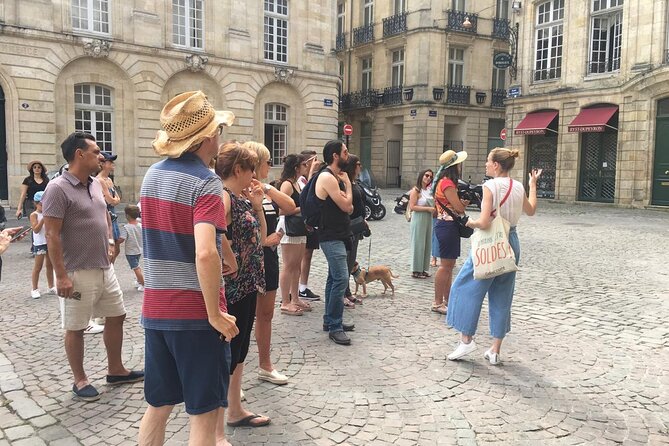 Private - Best of Bordeaux Walking Tour + Glass of Bordeaux Wine - A quiet pause at Notre-Dame de Bordeaux