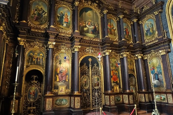Private Hidden Vienna Walk — Stories Behind Quiet Corners - Palais Daun-Kinsky and Vienna’s grand addresses