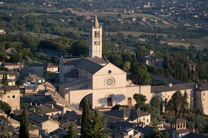 Private St. Francis Basilica of Assisi and City Walking Tour - Why this short Assisi tour works