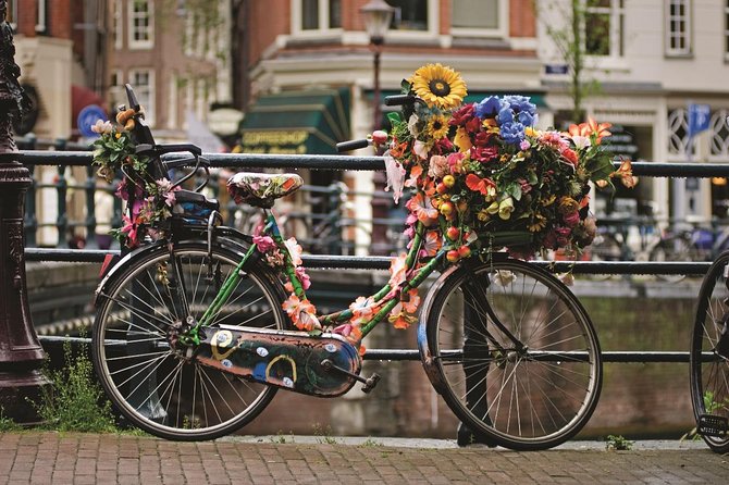Private Tour: Amsterdam City Walking Tour and Canal Cruise - The one-hour Lovers canal cruise