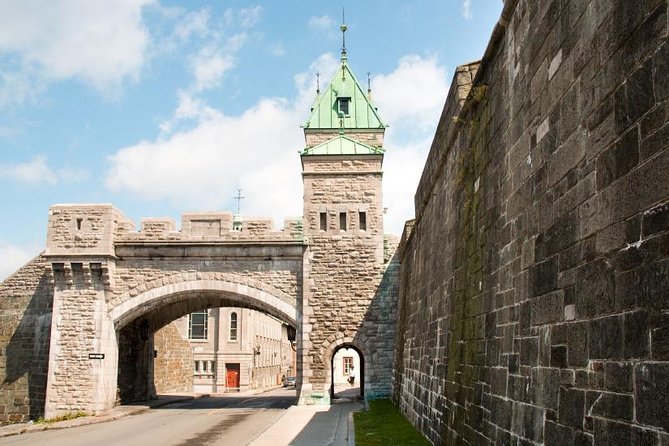 Private Tour: Quebec City Walking Tour - Petit-Champlain and the final descent