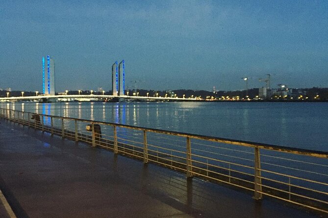 Professional - Bordeaux Wine and Cheese Tasting with a walking tour - The tasting is the heart of the experience