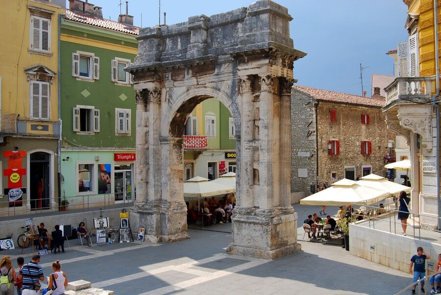 Pula: Historic Walking Tour with Local Guide & City Views - A city shaped by several cultures