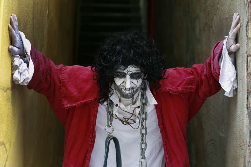 Quebec: Crimes of New France Animated Walking Tour - A ghost with a criminal past leads the way