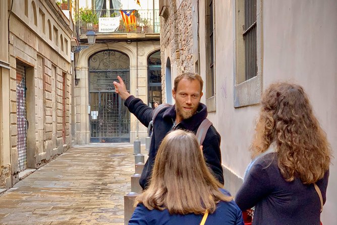 Ramblas, Old Town, Gothic and Gaudi Architecture Walking Tour - Casa Milà and the mountain house