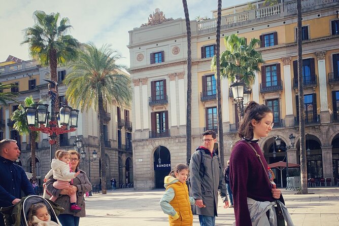 Ramblas, Old Town, Gothic and Gaudi Architecture Walking Tour - Passeig de Gracia: Barcelona’s modernist showcase