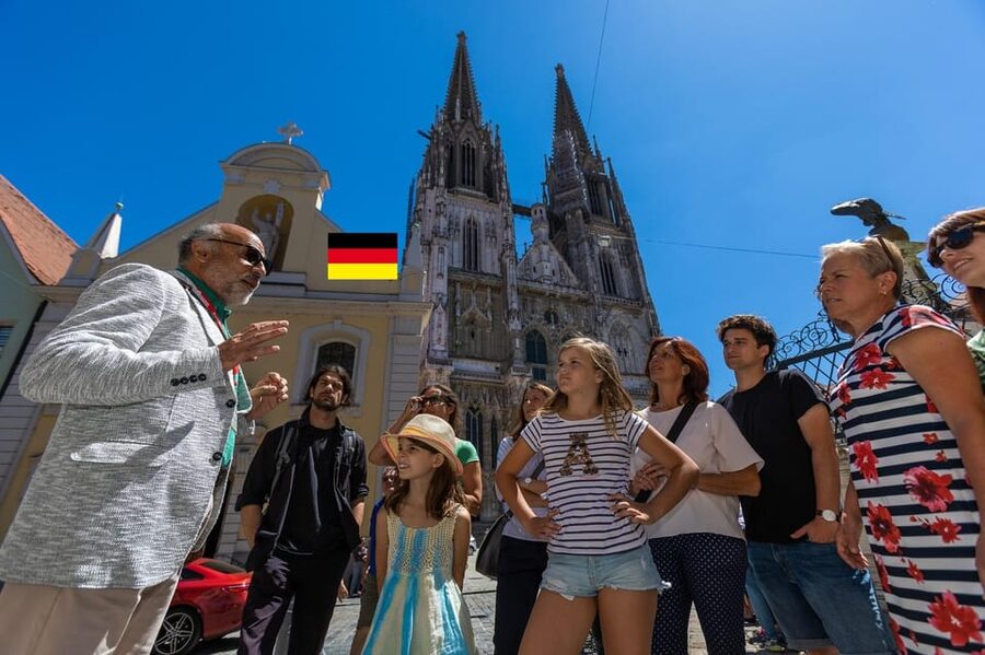 Regensburg: Guided City Walking Tour of the Old Town - Start at Rathausplatz, Regensburg’s natural front door