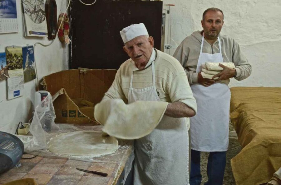 Rethymno: Old Town Walking Tour with Meal - Why this Rethymno food walk feels different