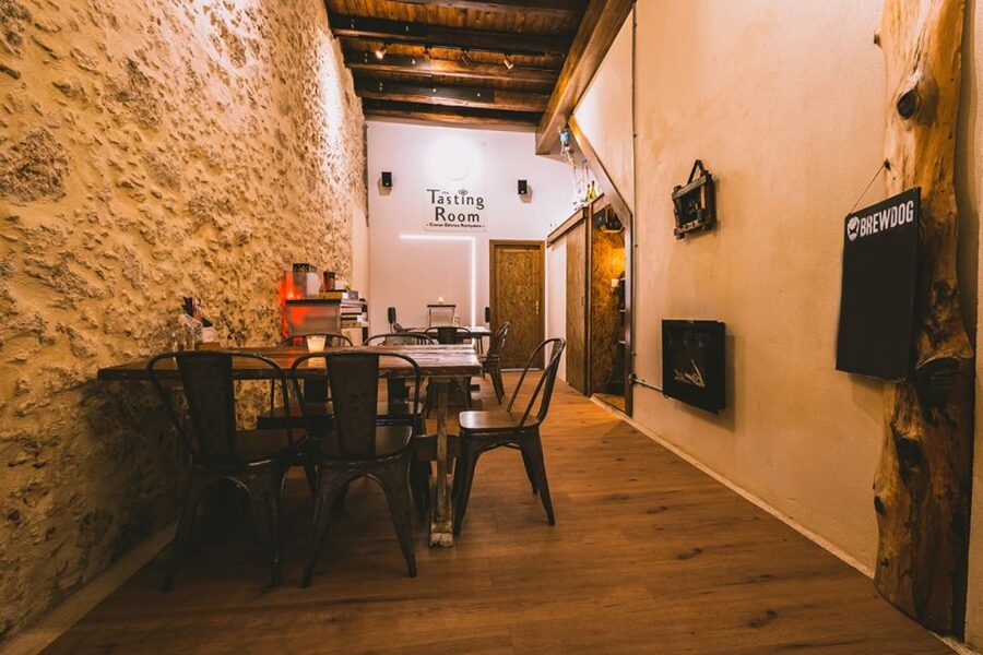 Rethymno: Old Town Walking Tour with Meal - Pace, group size, and physical demands