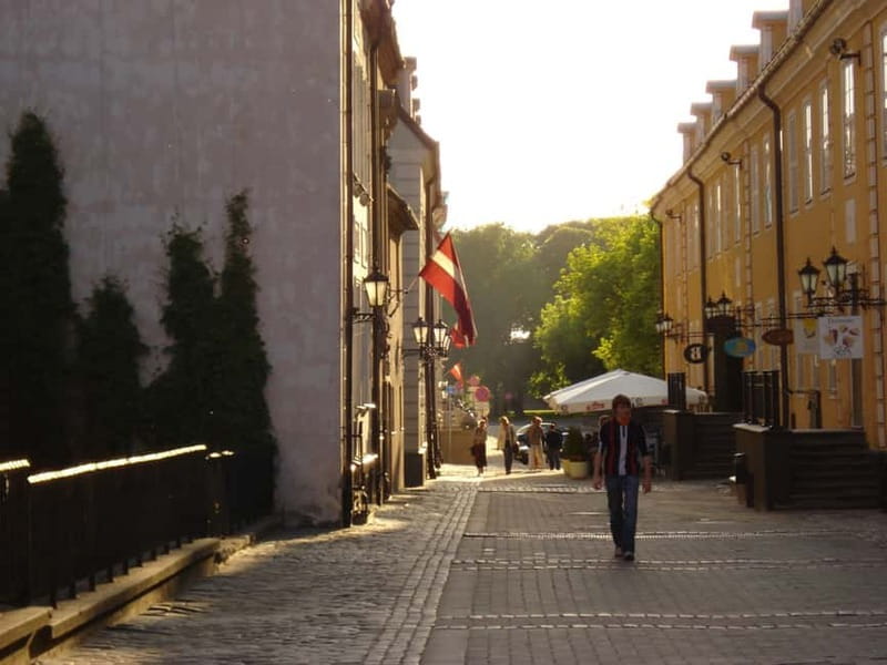 Riga Classical Old Town 2-Hour Walking Tour - Local food tips add value after the walk