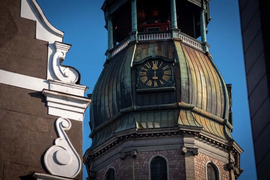 Riga: Old Town Walking Tour in a Small Group or Private - Riga Castle and the Dome Cathedral area