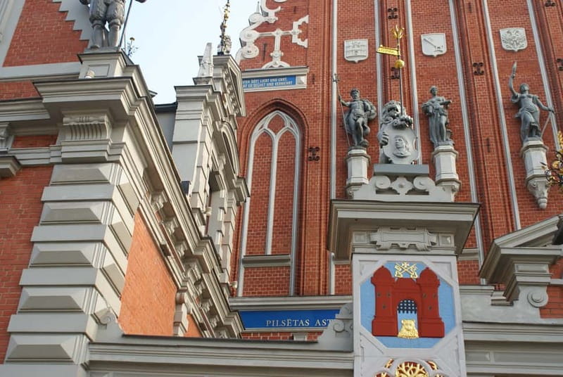 Riga: Old Town Walking Tour with Art Nouveau Highlights - Key points to know before booking