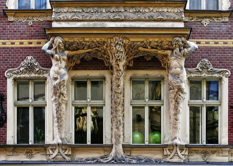Riga: Old Town Walking Tour with Art Nouveau Highlights - Finding Riga’s Art Nouveau character