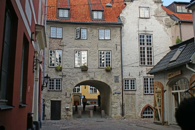 Riga: Old Town Walking Tour with Art Nouveau Highlights - Is $35 a fair price?