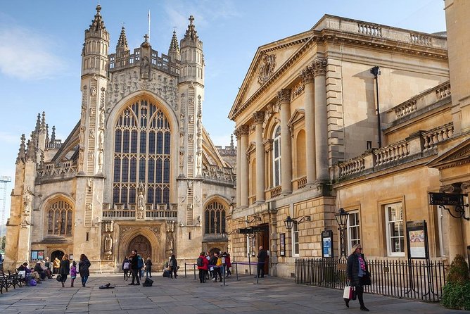 Roman Baths and Bath City Walking Tour - Reading Bath’s Georgian architecture