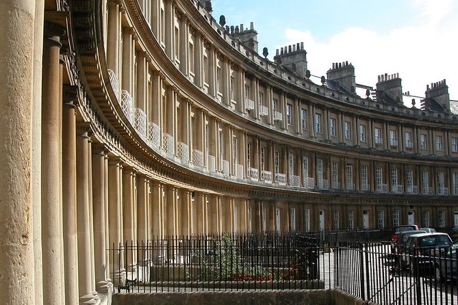 Roman Baths and Bath City Walking Tour - The meeting point is the main weakness
