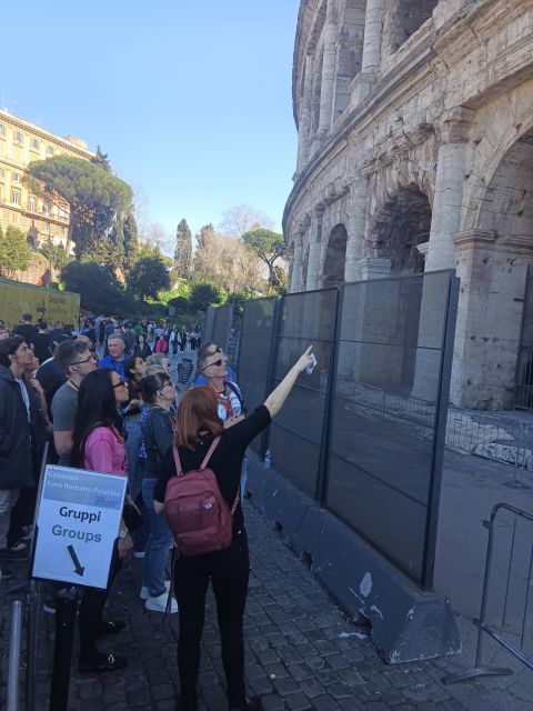 Rome: Colosseum, Palatine Hill, & Roman Forum Walking Tour - Guide quality, language, and headsets