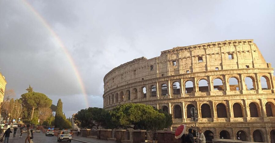 Rome: Colosseum, Palatine Hill, & Roman Forum Walking Tour - Meeting at the Colosseum Metro station