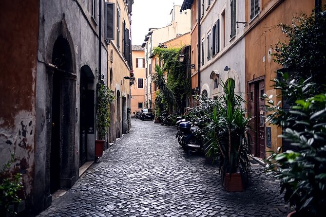 Rome Food Tour in the Historic Centre with 8+ Food Tastings - Two Roman pastas make the meal worthwhile
