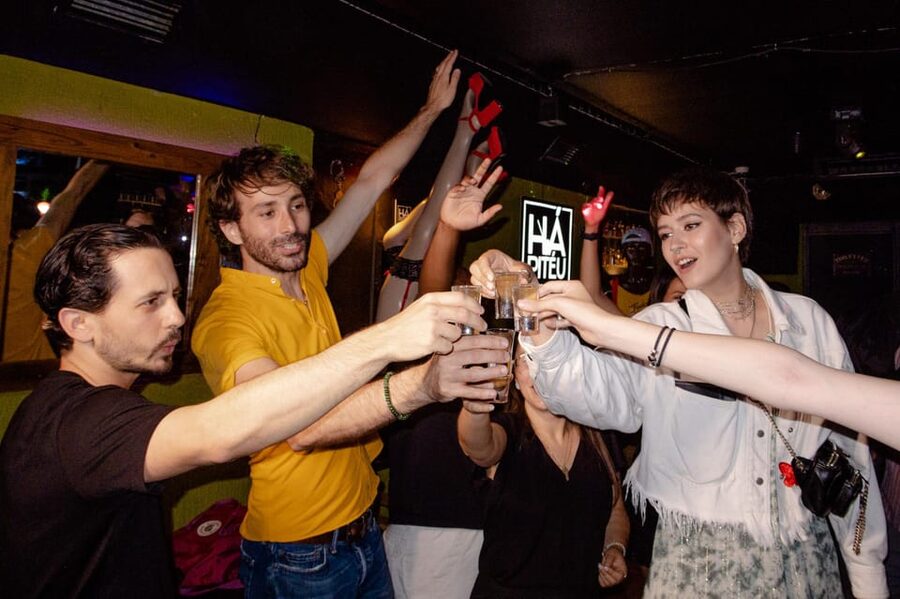 Rome: Forbidden History Walking Tour & Pub Crawl with Drinks - Who should book this experience?